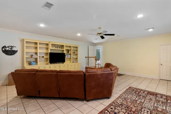 $1,699,500 | 213 West Canebrake Boulevard, Hattiesburg, MS 39402