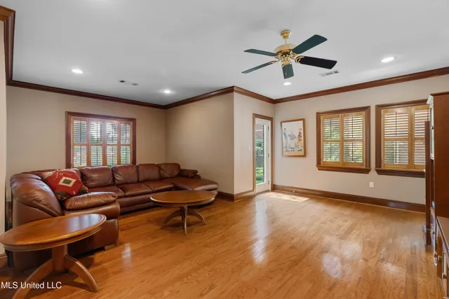 $1,699,500 | 213 West Canebrake Boulevard, Hattiesburg, MS 39402