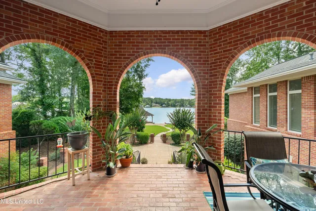 $1,699,500 | 213 West Canebrake Boulevard, Hattiesburg, MS 39402