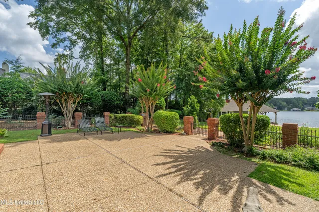 $1,699,500 | 213 West Canebrake Boulevard, Hattiesburg, MS 39402