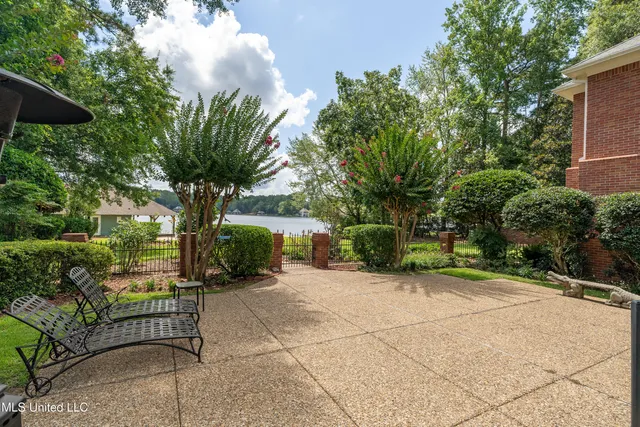 $1,699,500 | 213 West Canebrake Boulevard, Hattiesburg, MS 39402