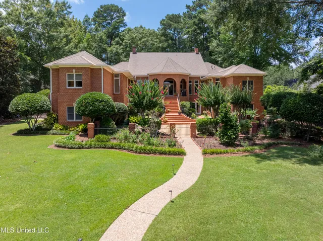 $1,699,500 | 213 West Canebrake Boulevard, Hattiesburg, MS 39402
