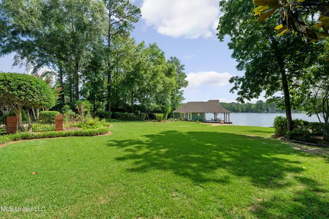 $1,699,500 | 213 West Canebrake Boulevard, Hattiesburg, MS 39402