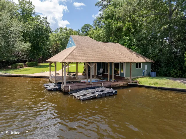 $1,699,500 | 213 West Canebrake Boulevard, Hattiesburg, MS 39402