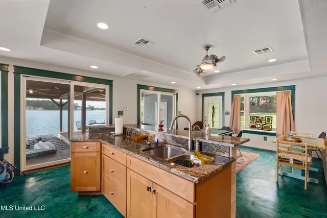 $1,699,500 | 213 West Canebrake Boulevard, Hattiesburg, MS 39402