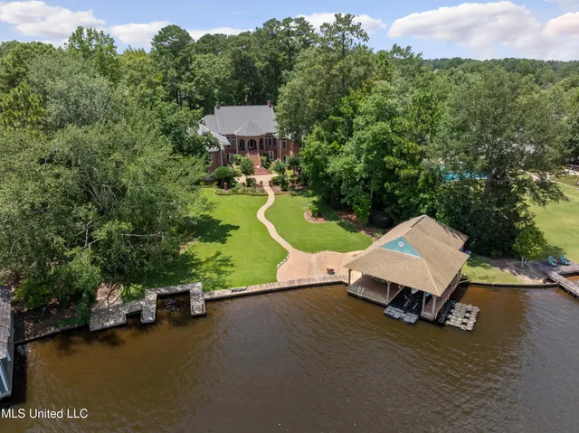 $1,699,500 | 213 West Canebrake Boulevard, Hattiesburg, MS 39402