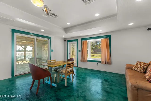 $1,699,500 | 213 West Canebrake Boulevard, Hattiesburg, MS 39402