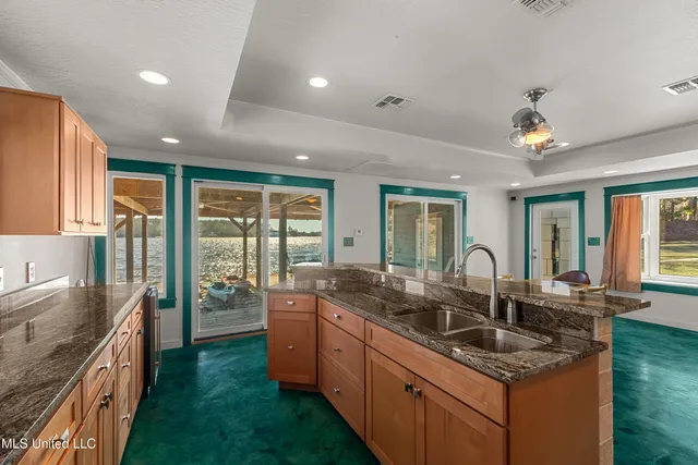 $1,699,500 | 213 West Canebrake Boulevard, Hattiesburg, MS 39402