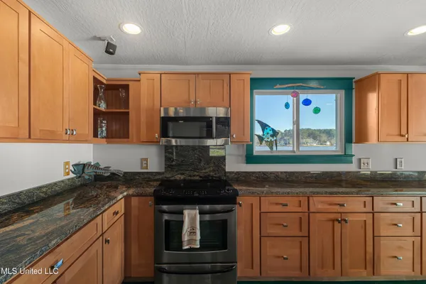 $1,699,500 | 213 West Canebrake Boulevard, Hattiesburg, MS 39402