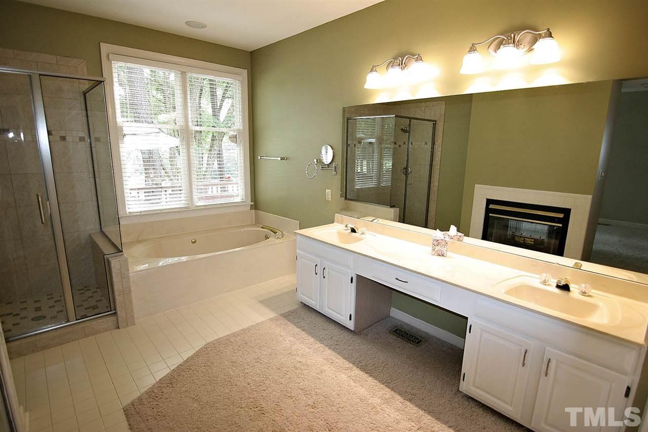10033 Goodview Court Raleigh, NC 27613 - Photo 14 of 25