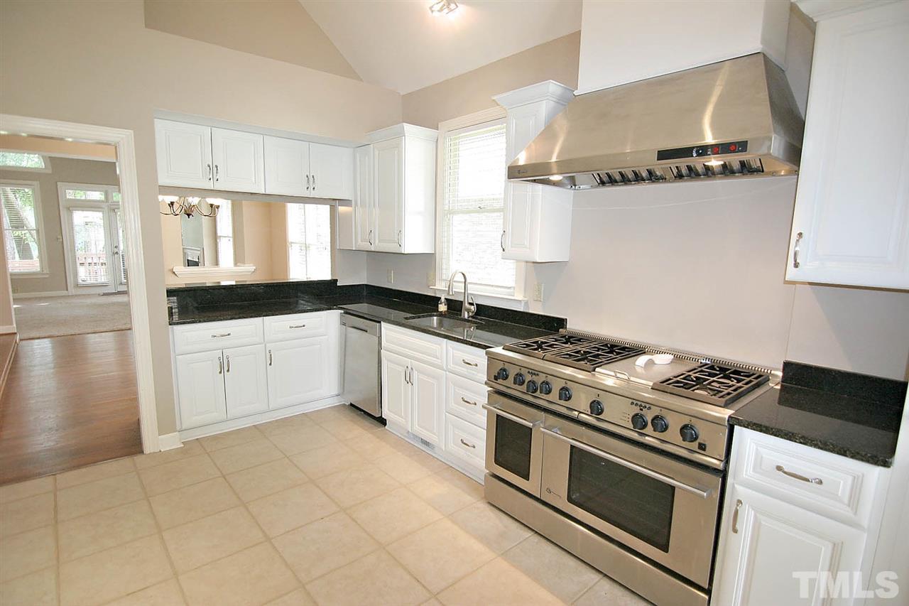 10033 Goodview Court Raleigh, NC 27613 - Photo 9 of 25
