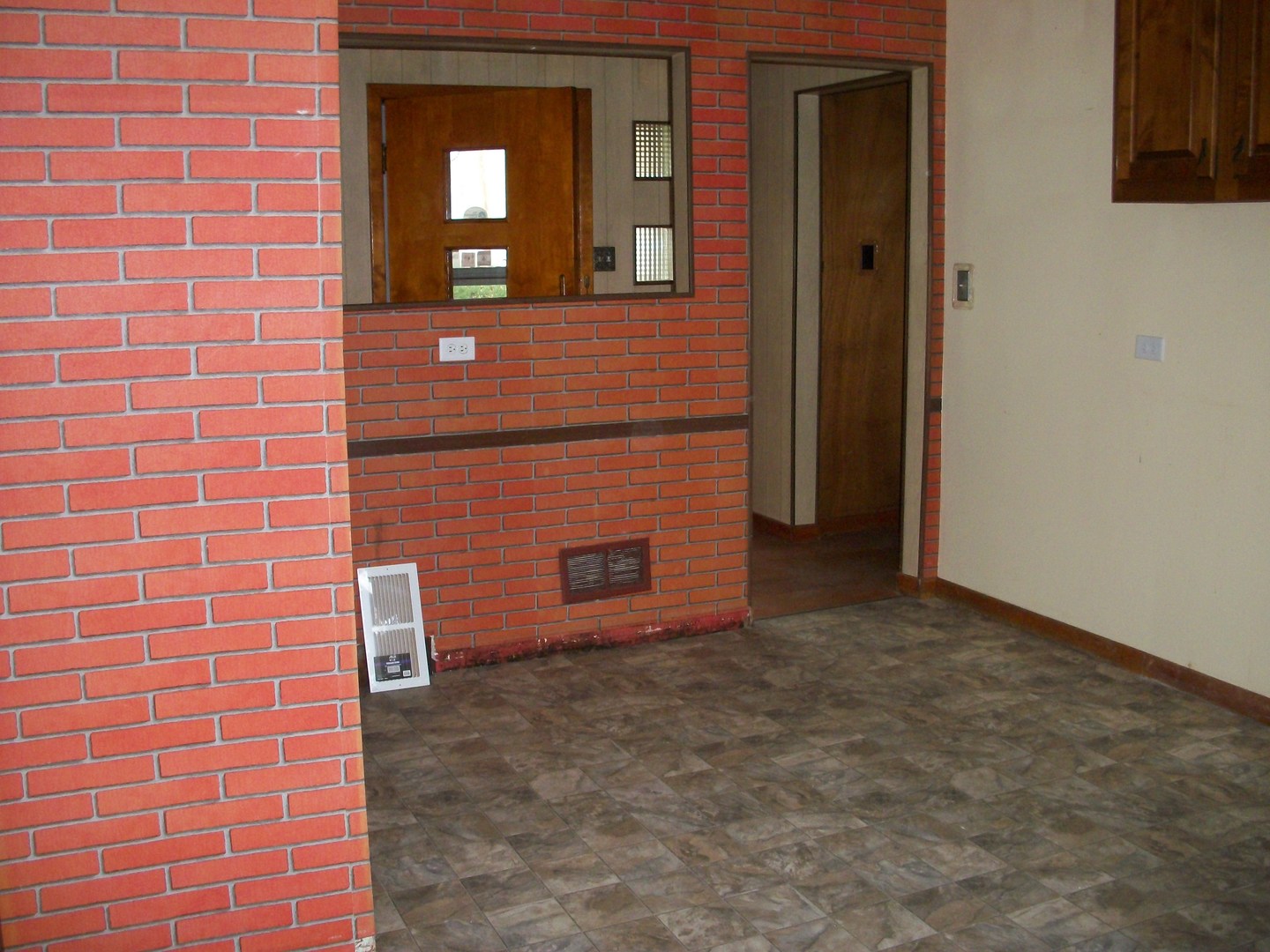 14930 Springfield Avenue Midlothian, IL 60445 - Photo 7 of 24 Gallery Image 7