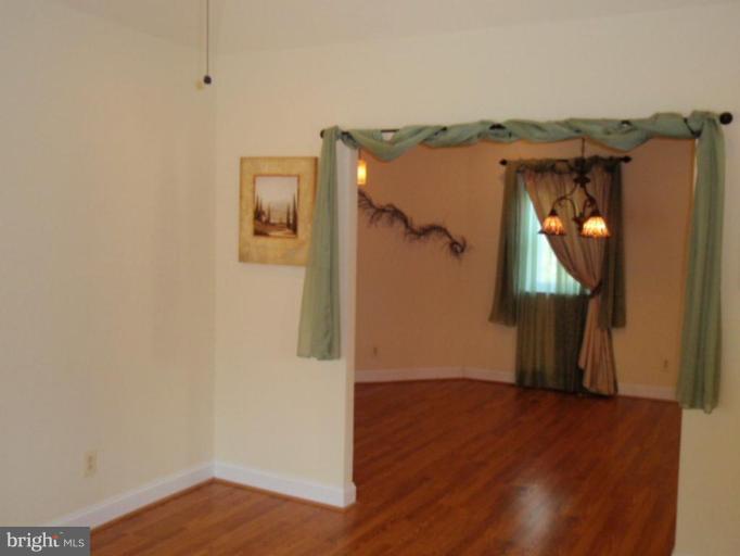 5500 Morello Road Baltimore, MD 21214 - Photo 3 of 20 Living Room