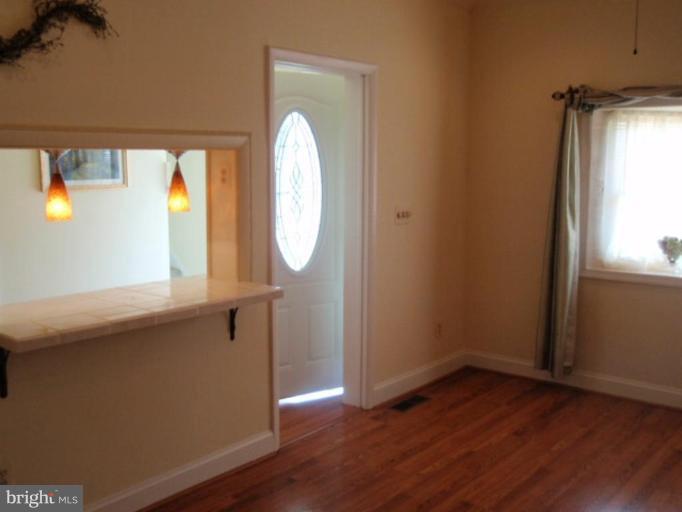 5500 Morello Road Baltimore, MD 21214 - Photo 4 of 20 Living Room View 2