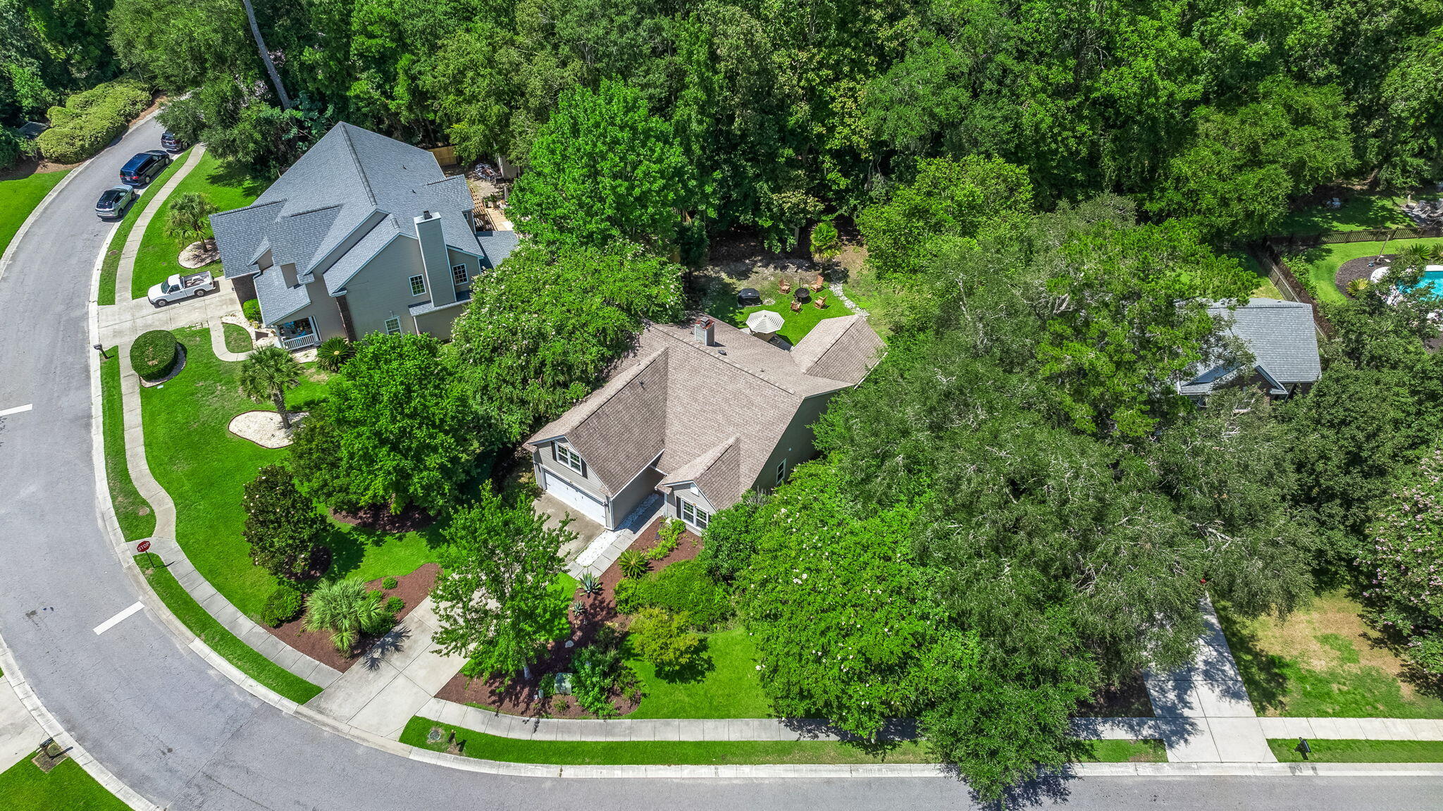 124 Oakbluff Road Summerville, SC 29485 - Photo 2 of 49 7