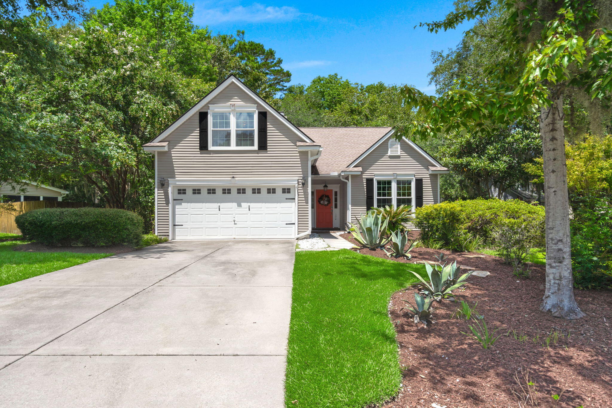 124 Oakbluff Road Summerville, SC 29485 - Photo 8 of 49 1