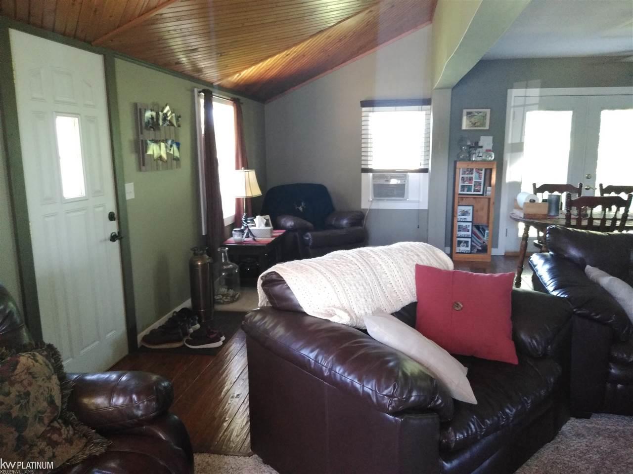 9703 Bryce Road Avoca, MI 48006 - Photo 36 of 54 31386307-35.JPG