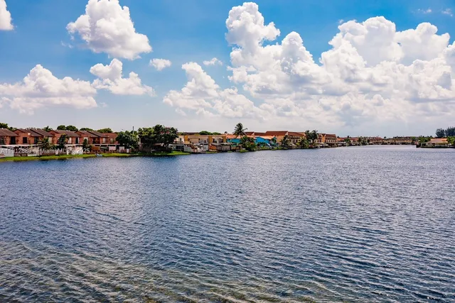 $2,000 | 2670 West 60th Street, Unit 90, Hialeah, FL 33016