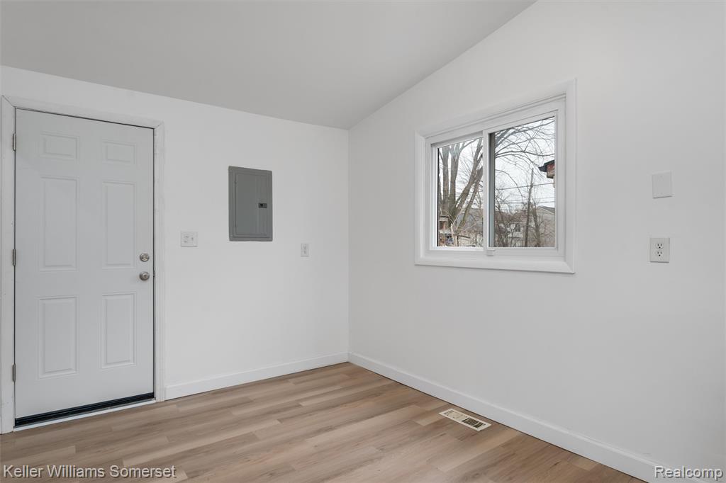 29015 York Street Inkster, MI 48141 - Photo 4 of 25