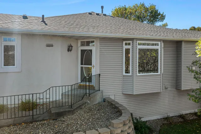 $400,000 | 8867 Preserve Place, Savage, MN 55378