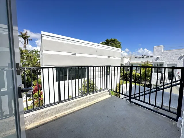 $2,594 | 1560 Euclid Avenue, Unit 5, Miami Beach, FL 33139