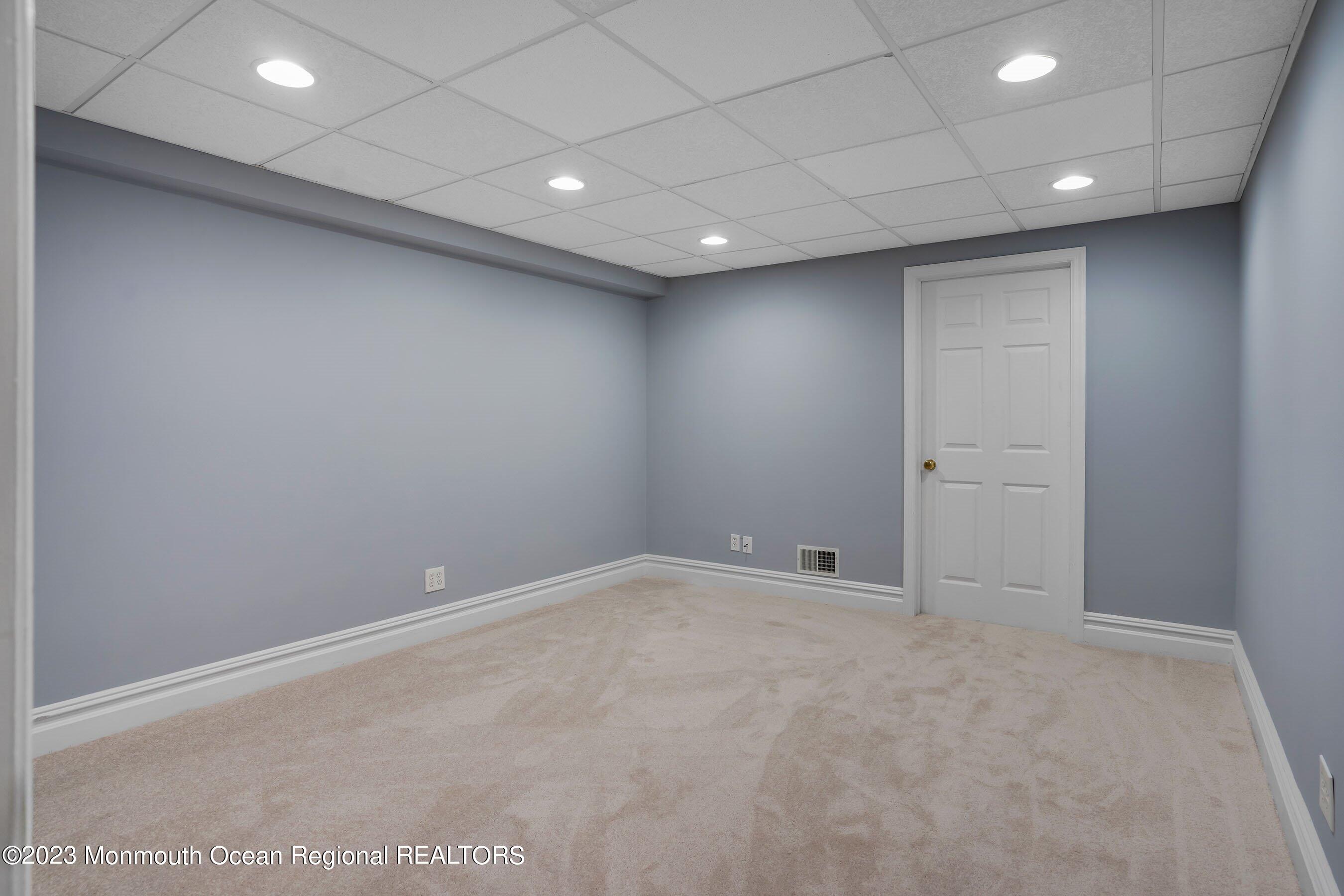 3 Copperleaf Lane Colts Neck, NJ 07722 - Photo 39 of 47 an empty room with an entryway