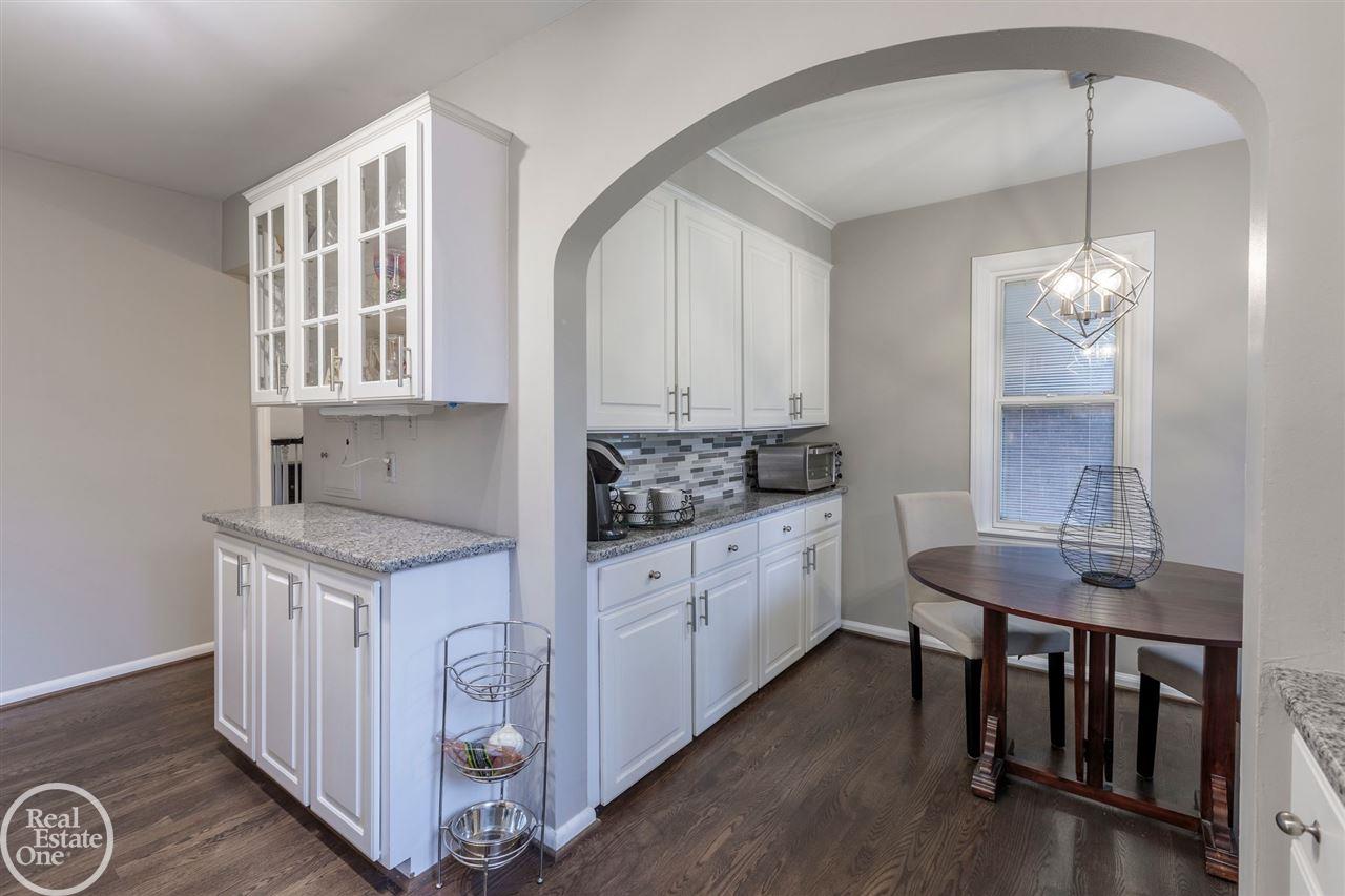 1901 Severn Road Grosse Pointe, MI 48236 - Photo 14 of 37 Kitchen & Breakfast rm