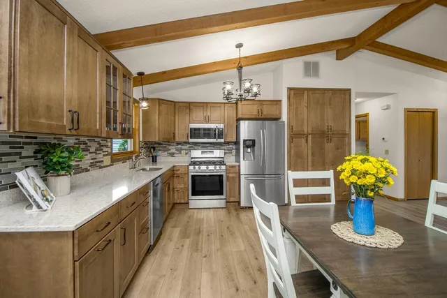 $999,900 | 6851 West 195th Street, Jordan, MN 55352