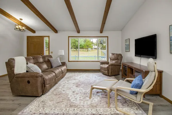 $965,900 | 6851 West 195th Street, Jordan, MN 55352