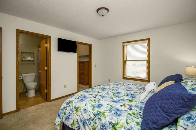 $999,900 | 6851 West 195th Street, Jordan, MN 55352