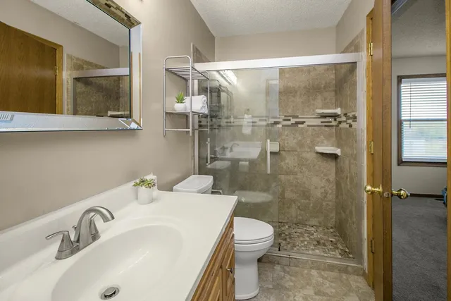 $999,900 | 6851 West 195th Street, Jordan, MN 55352