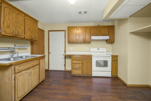 $999,900 | 6851 West 195th Street, Jordan, MN 55352