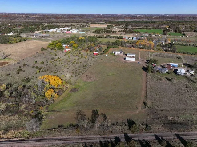 $999,900 | 6851 West 195th Street, Jordan, MN 55352