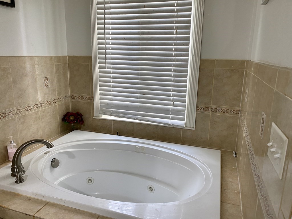 8 Spring Street Taunton, MA 02780 - Photo 19 of 30 Gallery Image 19