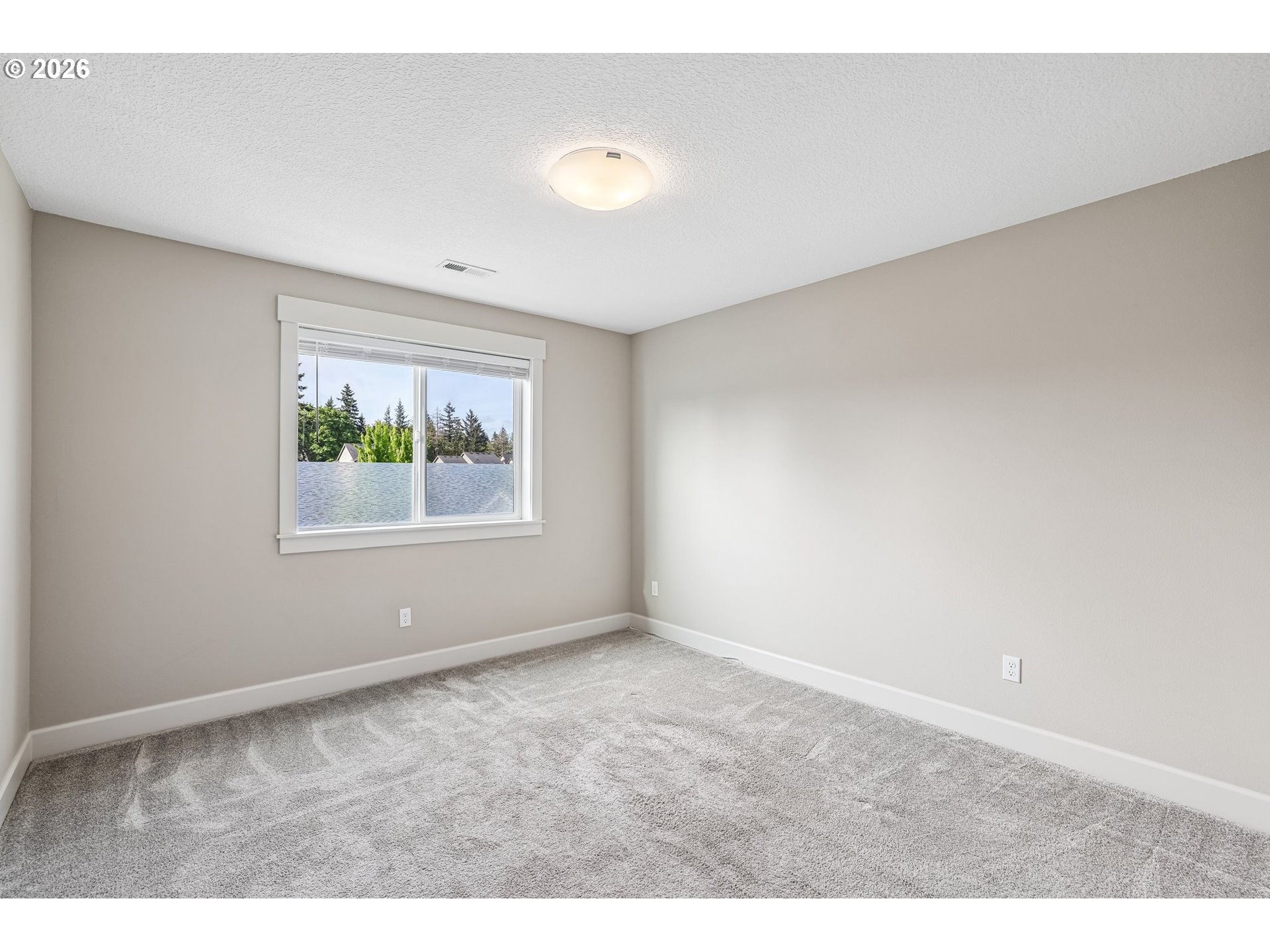 38320 Sequoia Street Sandy, OR 97055 - Photo 26 of 33 an empty room with windows