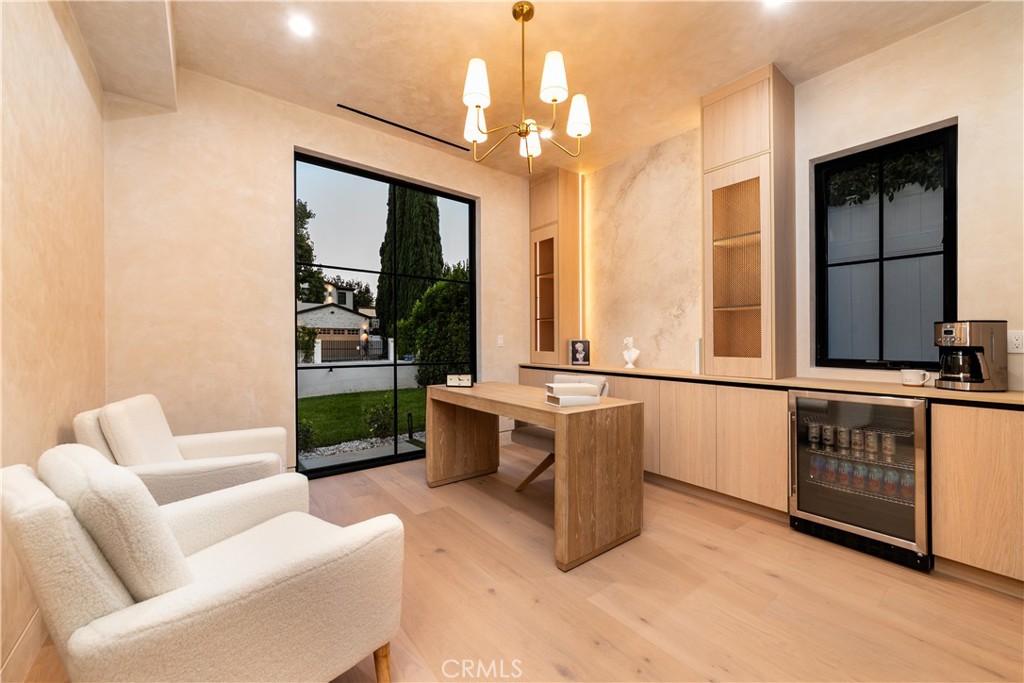 16749 Addison Street Encino, CA 91436 - Photo 11 of 52