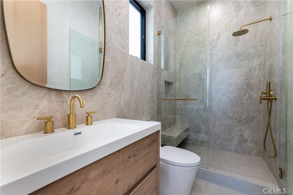 16749 Addison Street Encino, CA 91436 - Photo 12 of 52