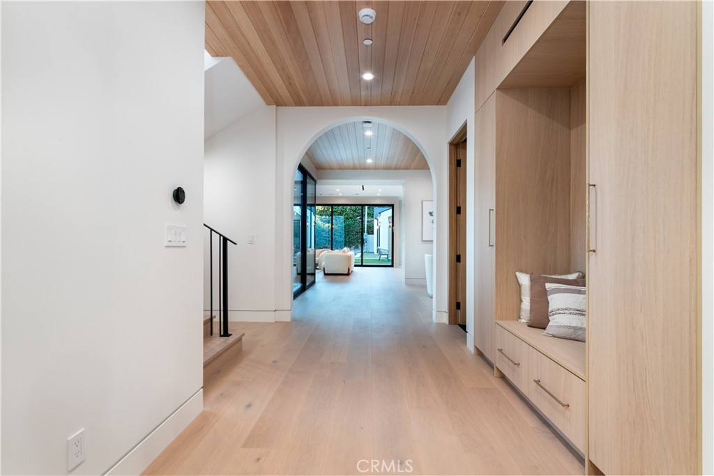 16749 Addison Street Encino, CA 91436 - Photo 15 of 52