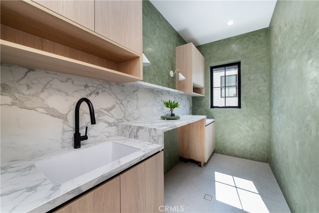 16749 Addison Street Encino, CA 91436 - Photo 28 of 52