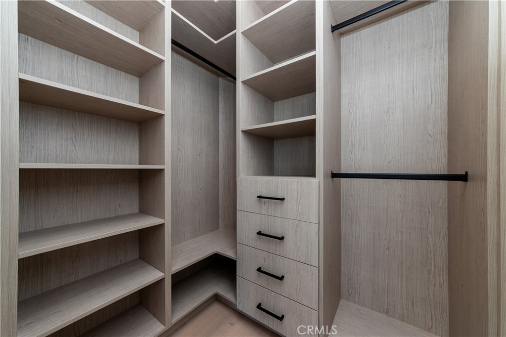 16749 Addison Street Encino, CA 91436 - Photo 34 of 52