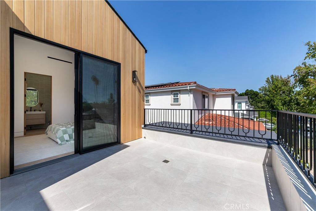 16749 Addison Street Encino, CA 91436 - Photo 35 of 52