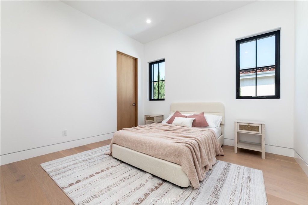 16749 Addison Street Encino, CA 91436 - Photo 36 of 52