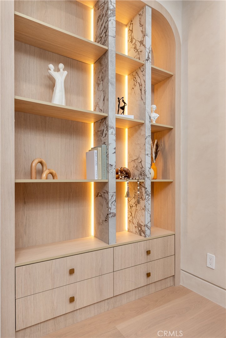 16749 Addison Street Encino, CA 91436 - Photo 39 of 52