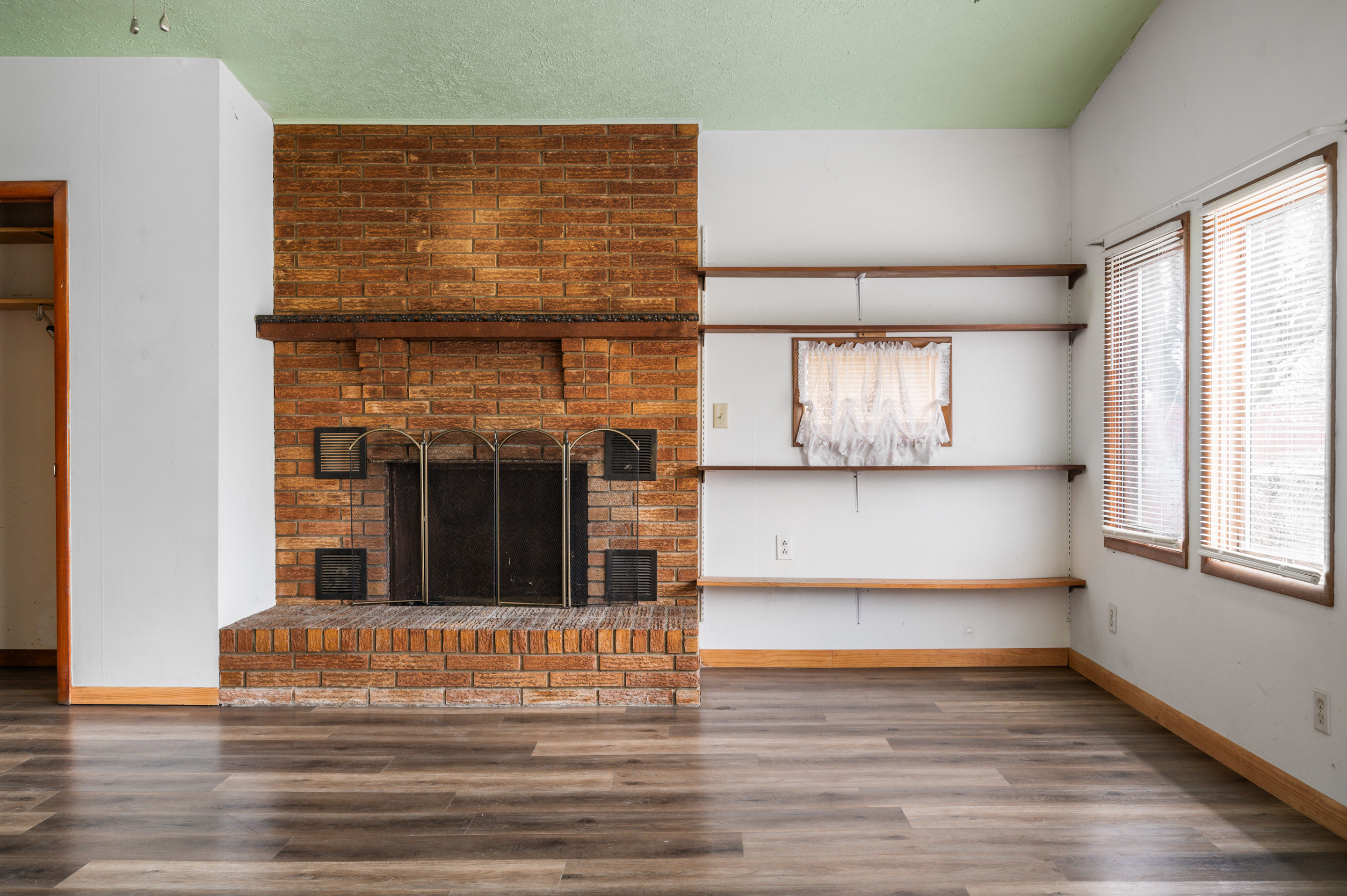 2913 East 8th Street Anderson, IN 46012 - Photo 6 of 19