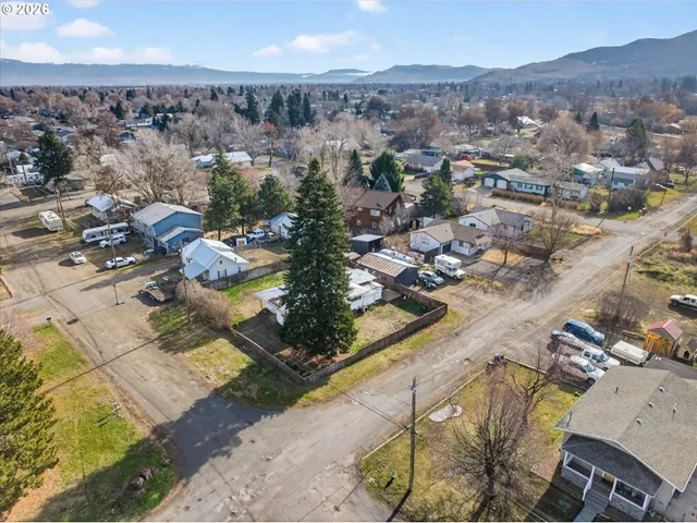 $260,000 | 204 Lake Avenue, La Grande, OR 97850