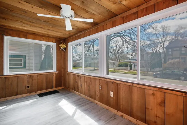 $274,900 | 221 Elm Street, Batavia, IL 60510