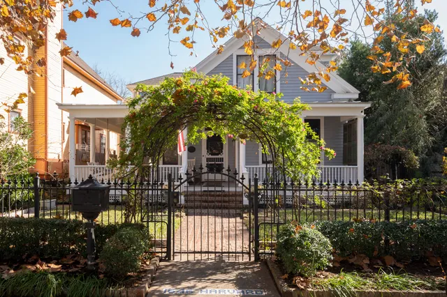 $1,200,000 | 1646 Harvard Street, Houston, TX 77008