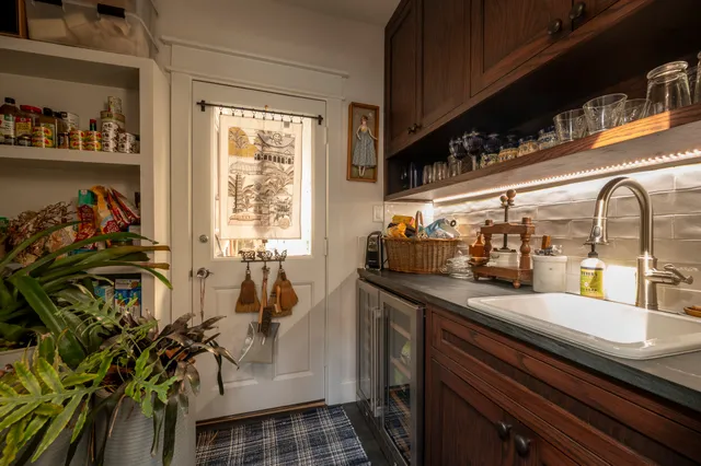 $1,200,000 | 1646 Harvard Street, Houston, TX 77008