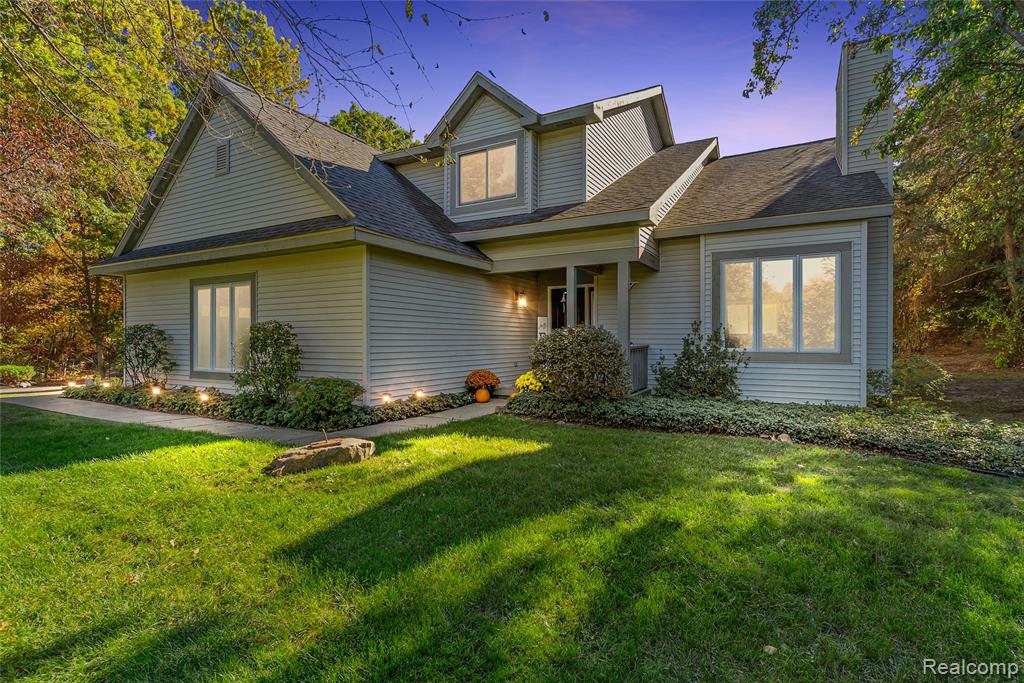 4971 North Tipsico Lake Road Hartland, MI 48353 - Photo 4 of 57 Gallery Image 4