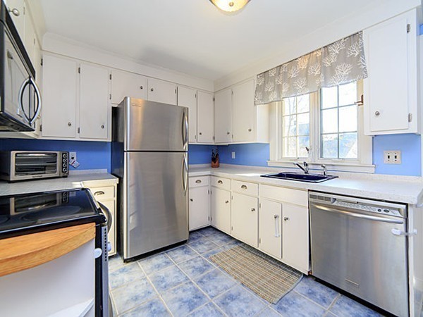 53 Glendale Road Marblehead, MA 01945 - Photo 8 of 26